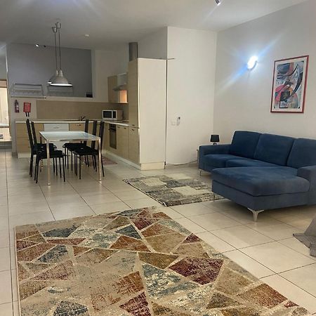 Sliema 2Bed With Backyard Apartment Luaran gambar
