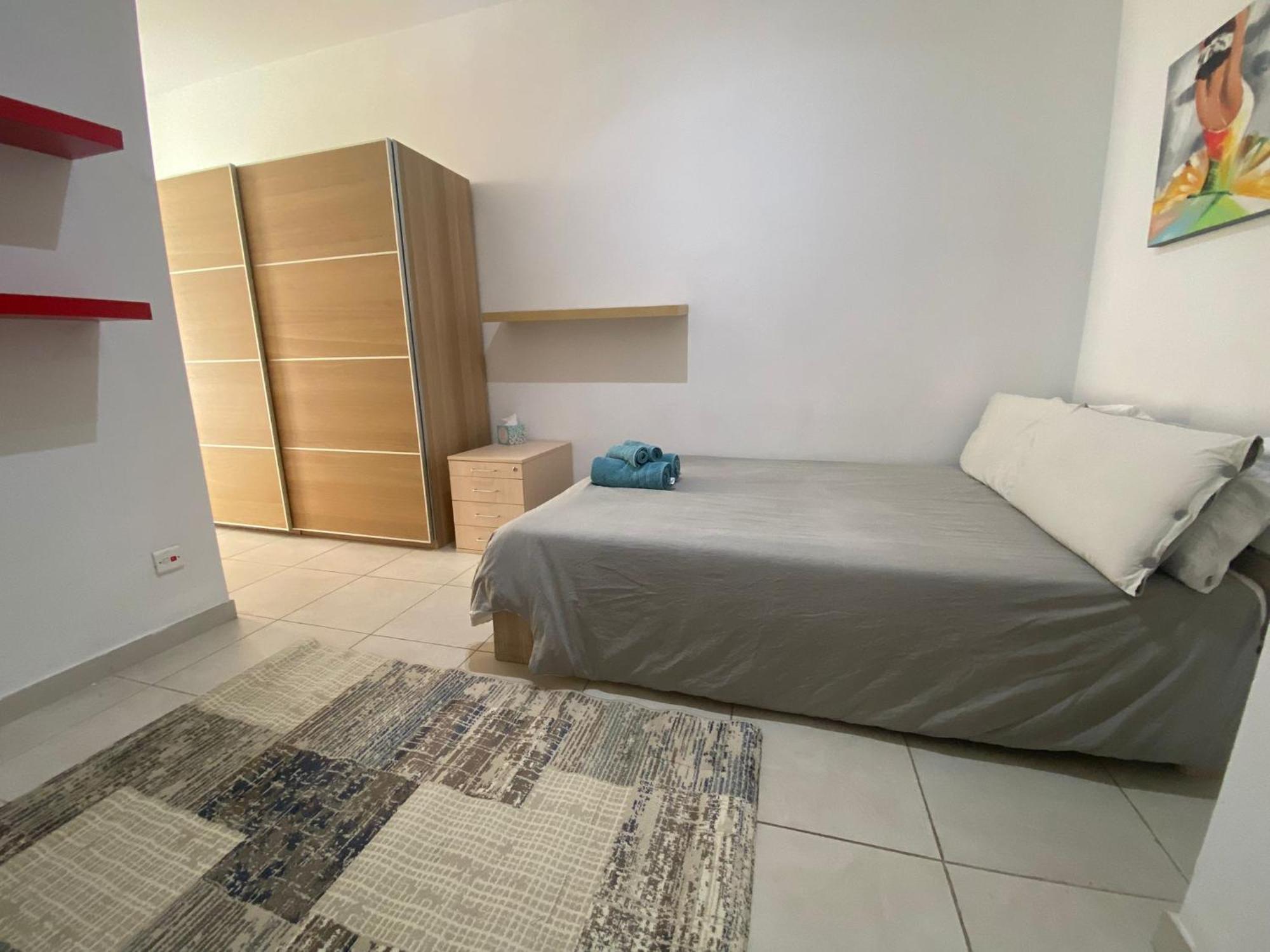 Sliema 2Bed With Backyard Apartment Luaran gambar